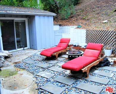 5027 Calderon Rd, Woodland Hills, CA 91364 - photo 3