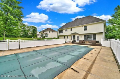 211 Elmwood Dr, Moscow, PA 18444 - photo 6