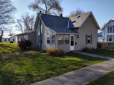 1313 4th St, Covington, IN 47932 - photo 3