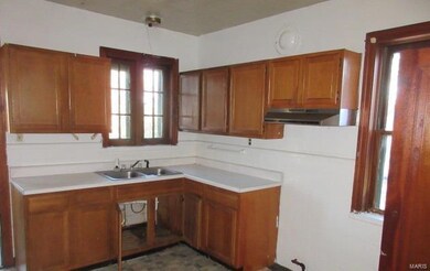 4105 N Taylor Ave, Saint Louis, MO 63115 - photo 5