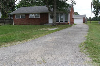 5902 E Manslick Rd, Louisville, KY 40219 - photo 2