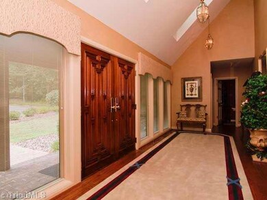 Entry. Grand Foyer!!