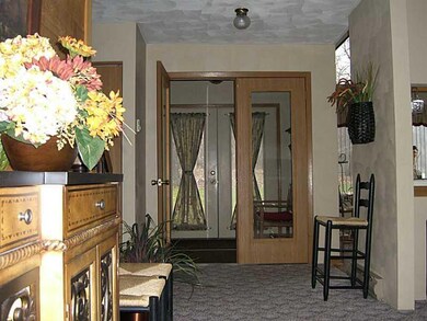 Entry/Foyer.