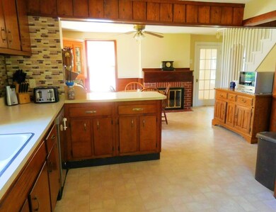 70 Hall St, Feeding Hills, MA 01030 - photo 6