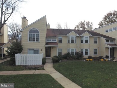 47 Dennis Ct, Hightstown, NJ 08520 - photo 2