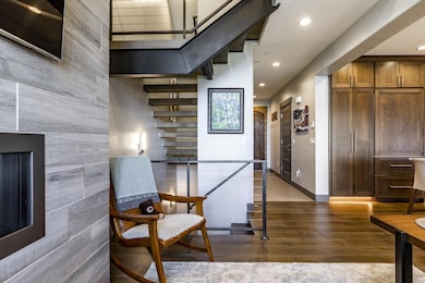 3_Living-Room_1800x1200_3650979