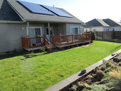 3936 SW Sam Snead Ct, Redmond, OR 97756 - photo 7