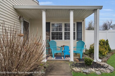 40 Pilgrim Ave, Tinton Falls, NJ 07753 - photo 5