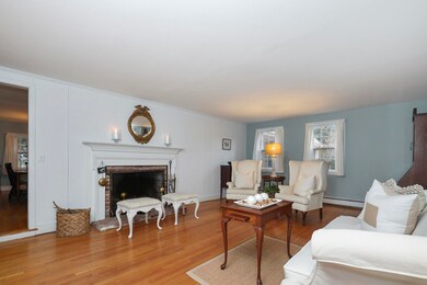 003-photo-living-room-8900530