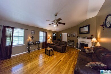 8709 Woodview Ln, Pinson, AL 35126 - photo 4