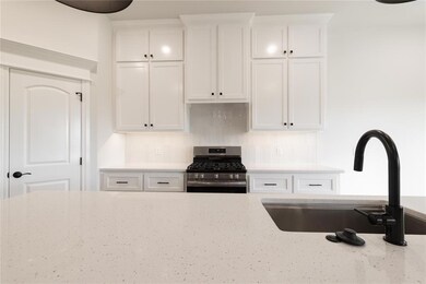 2300 NW 170th St, Edmond, OK 73012 - photo 5