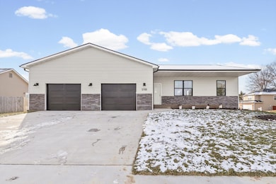 5700 Camden Cir, Columbia, MO 65201 - photo 2