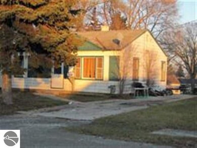 409 2nd St N, Oscoda, MI 48750 - photo 2