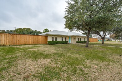 3212 Townsend Dr, Dallas, TX 75229 - photo 2