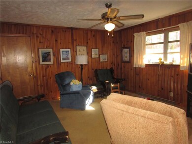 938 Sequoia Ave, Asheboro, NC 27205 - photo 4