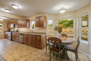 6720 Hensch Ave NE, Albuquerque, NM 87109 - photo 2