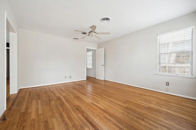 939 Cortlandt St, Houston, TX 77008 - photo 2