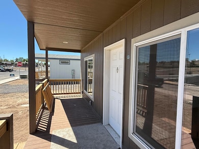 946 SE 10th St unit 60, Madras, OR 97741 - photo 3