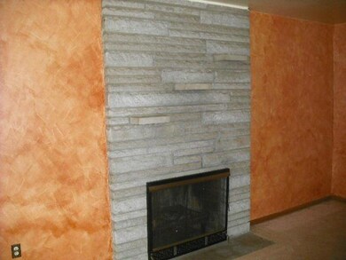 1369 ELLSWORTH (40)