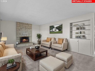 Living Room/Entrance