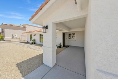 2430 Jamaica Blvd S covered porch