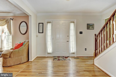 6946 Newberry Dr, Columbia, MD 21044 - photo 4