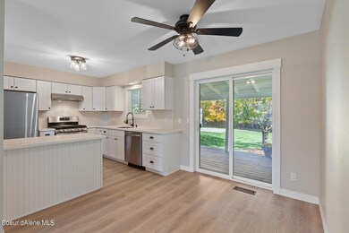 Dining & Kitchen