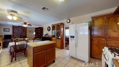 unlisted-address, Victorville, CA 92395 - photo 5