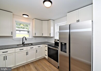 4776 Old Easton Rd unit 1, Doylestown, PA 18902 - photo 3