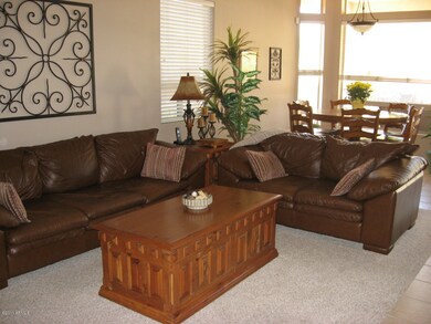 Family Room -- Breakfast Nook