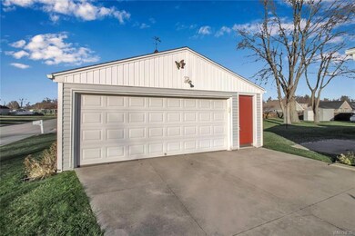 816 Lee Ave, North Tonawanda, NY 14120 - photo 3