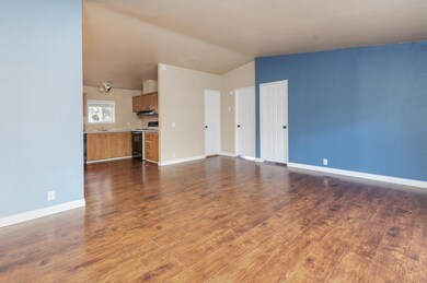 19950 Driftwood Ln unit 329, Bend, OR 97702 - photo 3