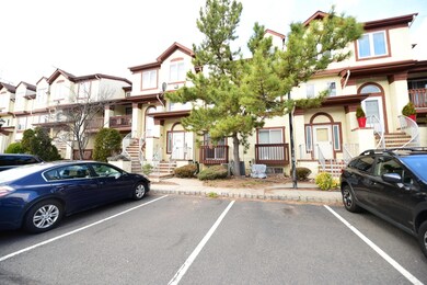 205 Michaels Ct unit 205, Woodbridge, NJ 07095 - photo 5