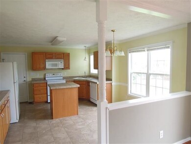 306 Richmond Dr, Jacksonville, NC 28540 - photo 6