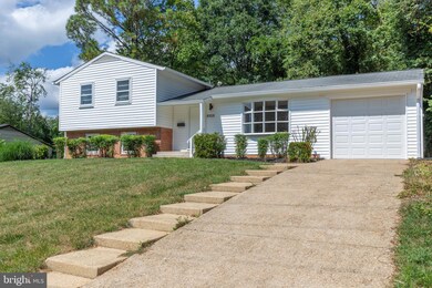 8928 Braeburn Dr, Annandale, VA 22003 - photo 4