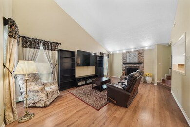 902 Golfview Dr, Richmond, TX 77469 - photo 5