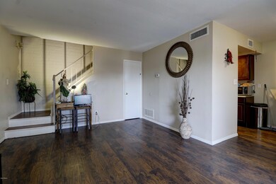 4267 N 68th Ln unit 504, Phoenix, AZ 85033 - photo 3