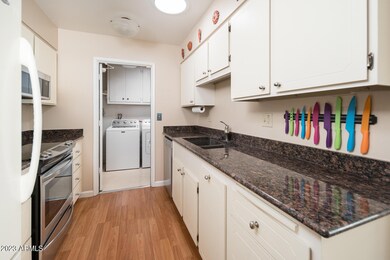 10537 W Wheatridge Dr, Sun City, AZ 85373 - photo 7