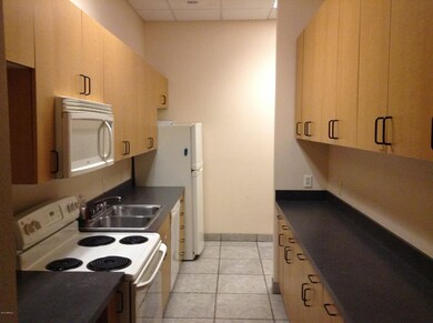 full kitchen w/storage