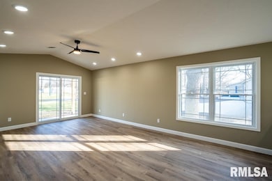 1801 W Adams St, Herrin, IL 62948 - photo 6