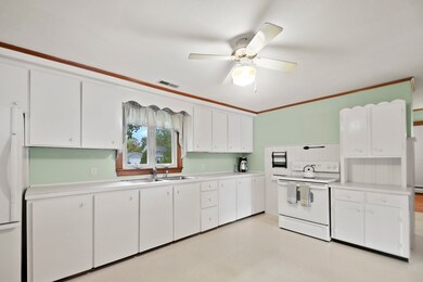 18 Fuller Ave, Dracut, MA 01826 - photo 4