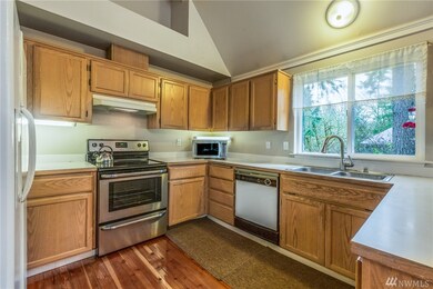 17817 Rising Ct SE, Yelm, WA 98597 - photo 4