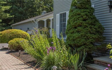 61 Arrowhead Way, Warwick, RI 02886 - photo 4