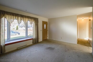 200 E Syringa Dr, Lansing, MI 48910 - photo 6