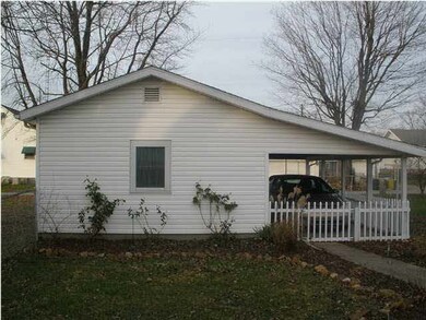 106 W Hefron St, Washington, IN 47501 - photo 4