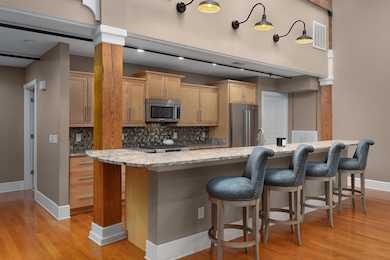 08 - 1467 Market St 200 - Interior