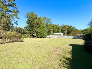 230 Ridge Cir, Dublin, GA 31021 - photo 2