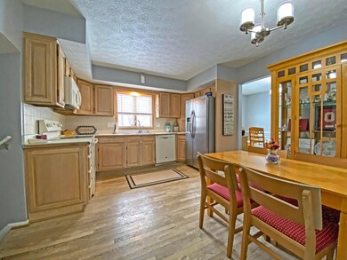 6223 Skywae Dr, Columbus, OH 43229 - photo 6