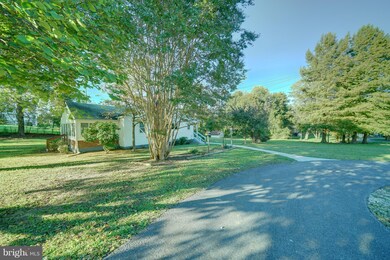 10682 Scaggsville Rd, Laurel, MD 20723 - photo 3