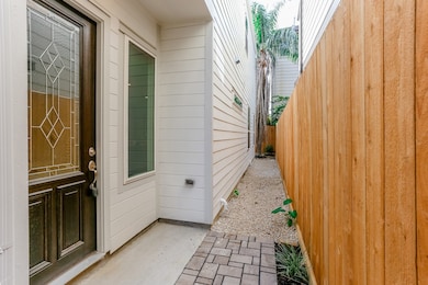 1741 Indiana St, Houston, TX 77006 - photo 4